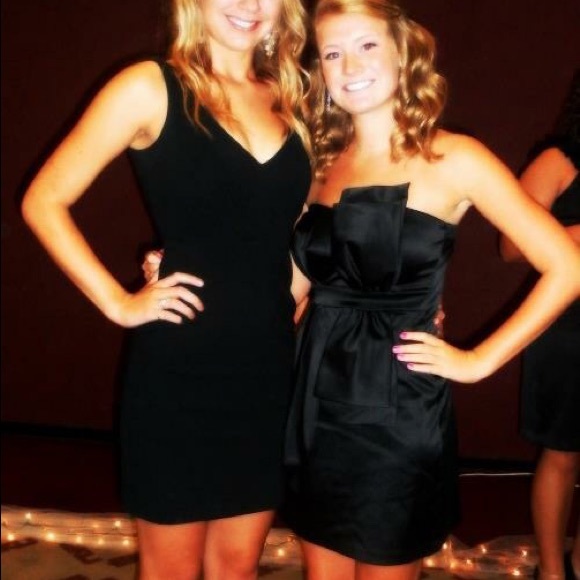 Banana Republic Black Dress. - Picture 3 of 4